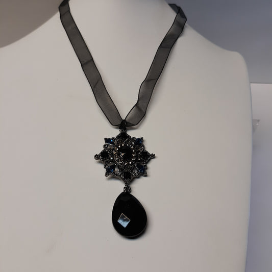 Necklace Black With Blue Crystal